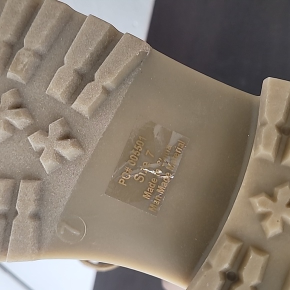 NEW Journee Collection Womens Irrah Taupe 7M Combat Boots Lace up - Picture 7 of 9